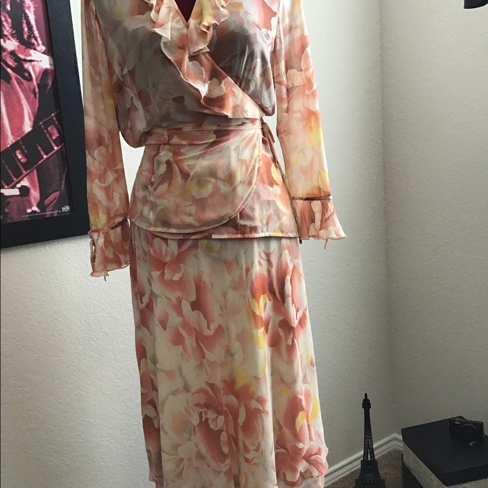 The Limited - Picture 2 of 6